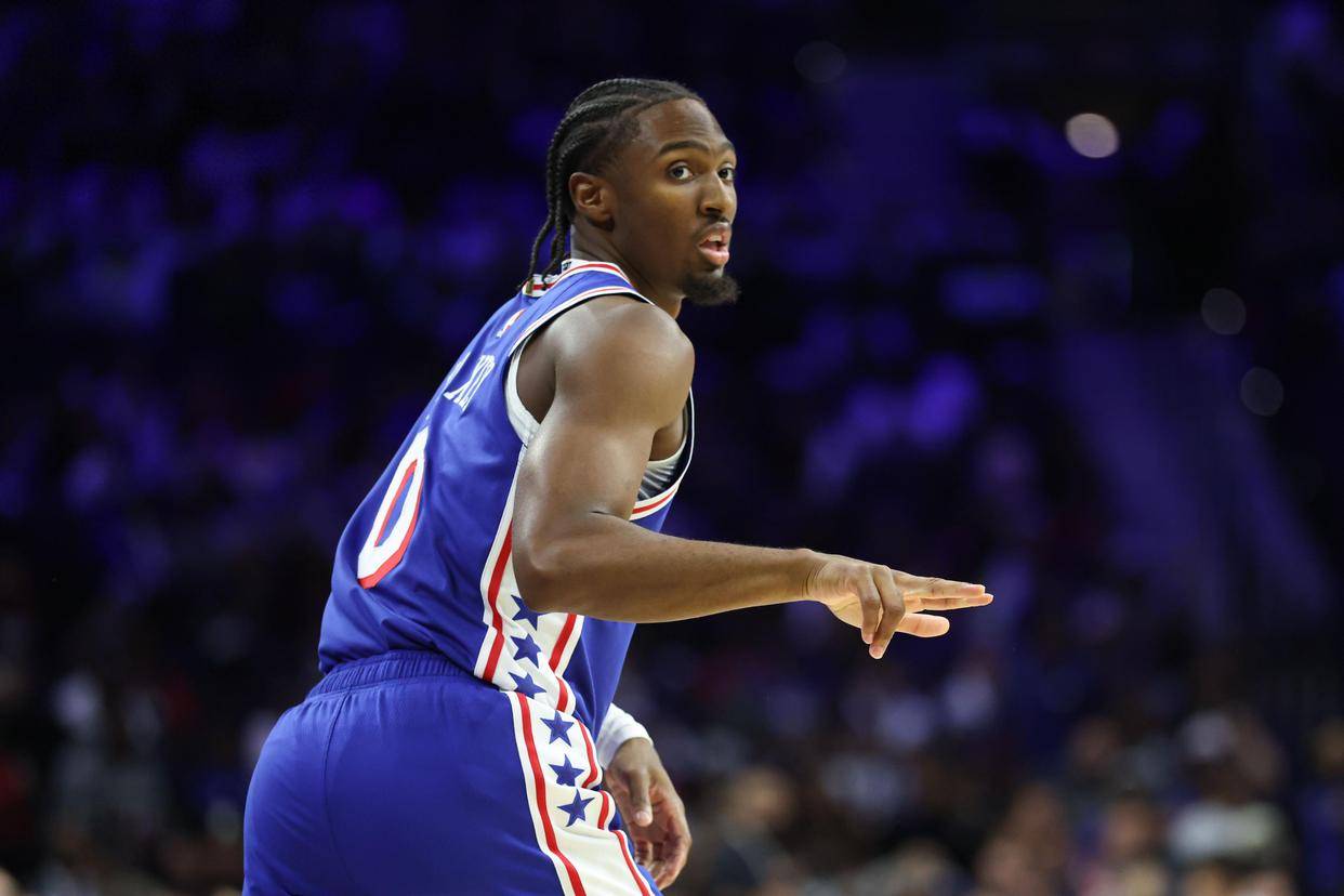 76人鏖战广州队，克莱状态火热