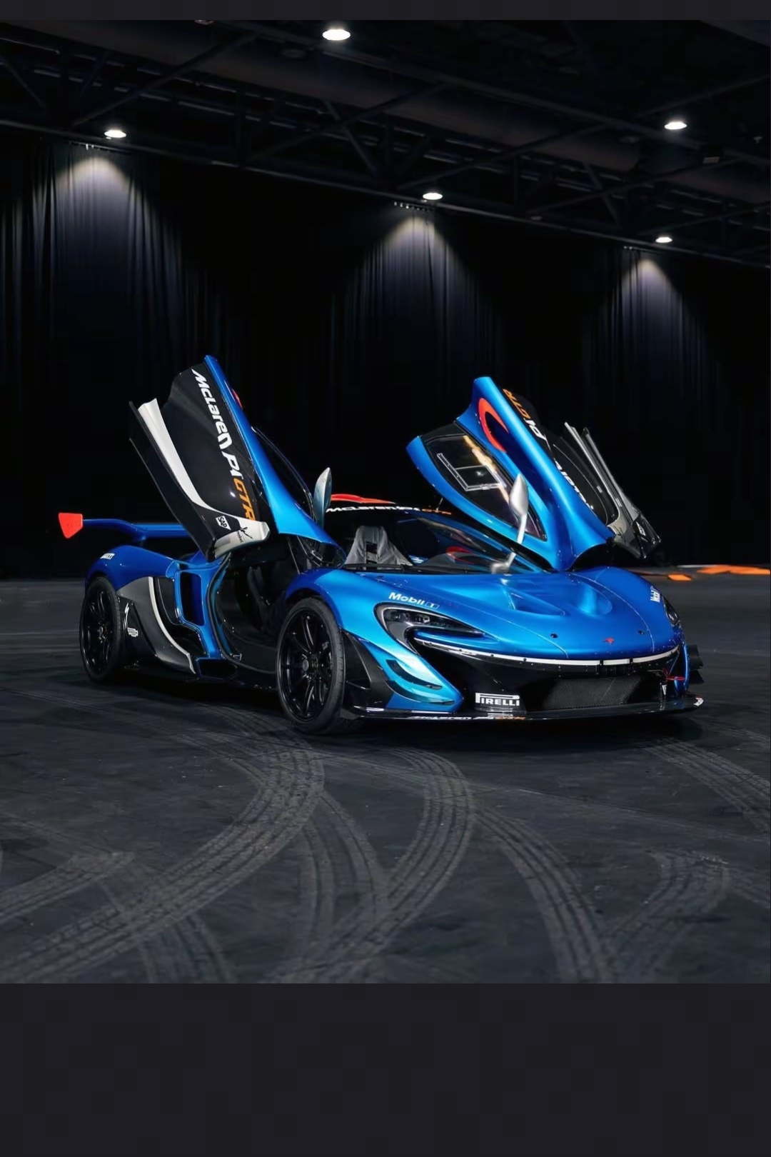 迈凯伦横扫梅赛德斯，塞恩斯刷新纪录