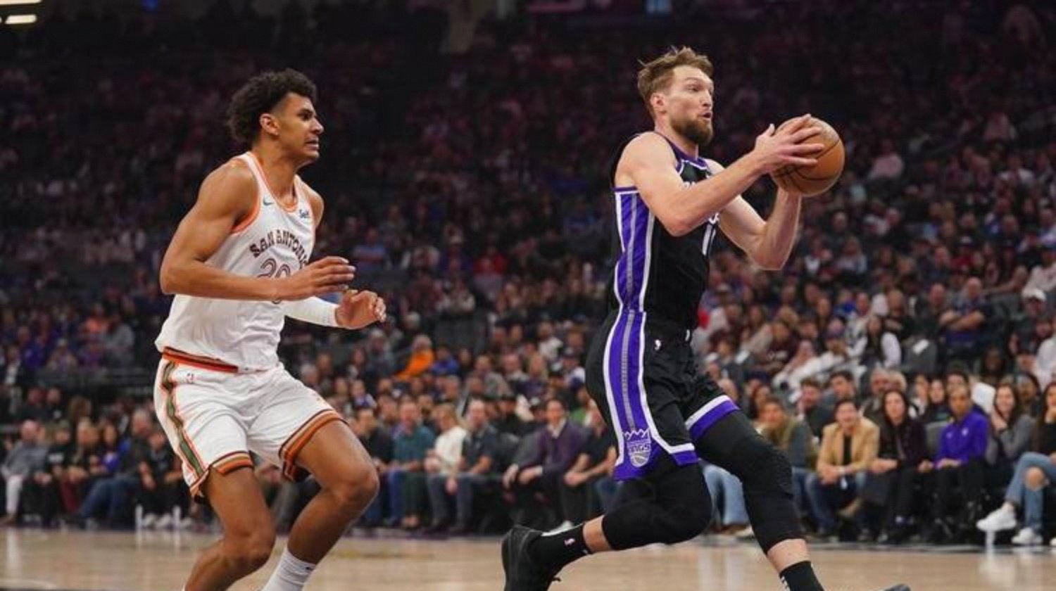 马刺鏖战尼克斯,西亚卡姆高光表现 马刺鏖战尼克斯,西亚卡姆高光表现