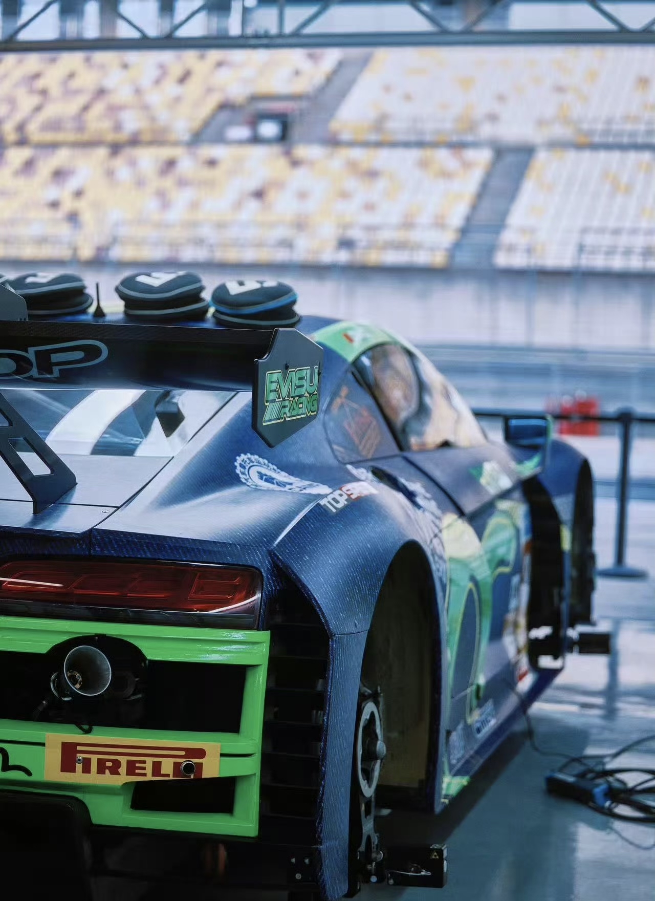 雷诺车队横扫迈凯伦，汉密尔顿高光表现