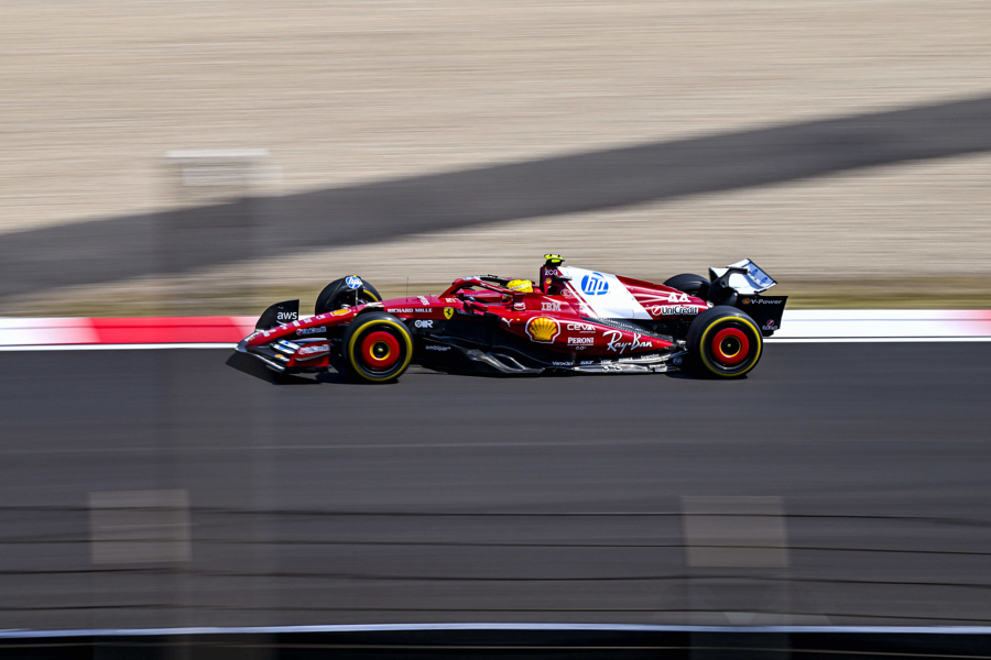 雷诺车队横扫迈凯伦，汉密尔顿高光表现