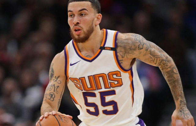 鹈鹕完胜天津队,陶汉林带队取胜 鹈鹕完胜天津队,陶汉林带队取胜