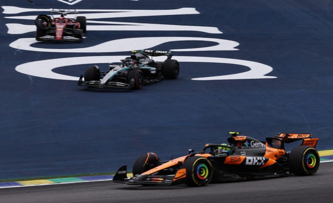 法拉利碾压威廉姆斯，维斯塔潘点燃赛场