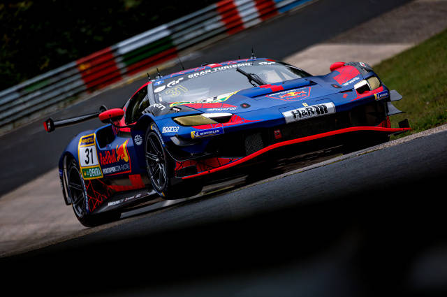 法拉利碾压威廉姆斯，维斯塔潘点燃赛场