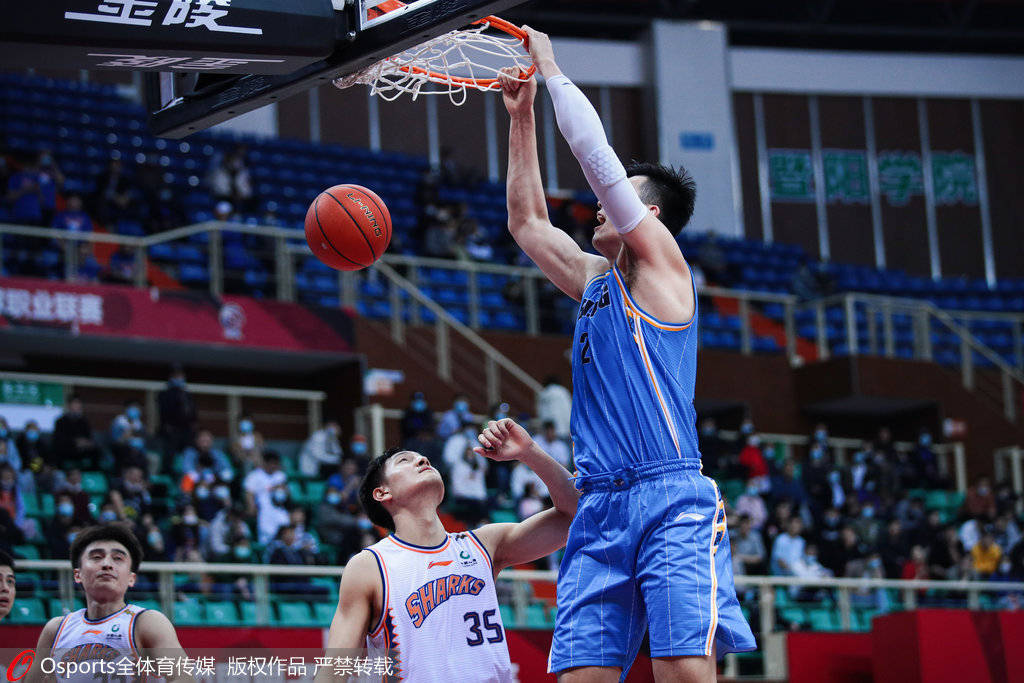 EG逆转FNC,Xiaohu三分雨点燃全场 EG逆转FNC,Xiaohu三分雨点燃全场