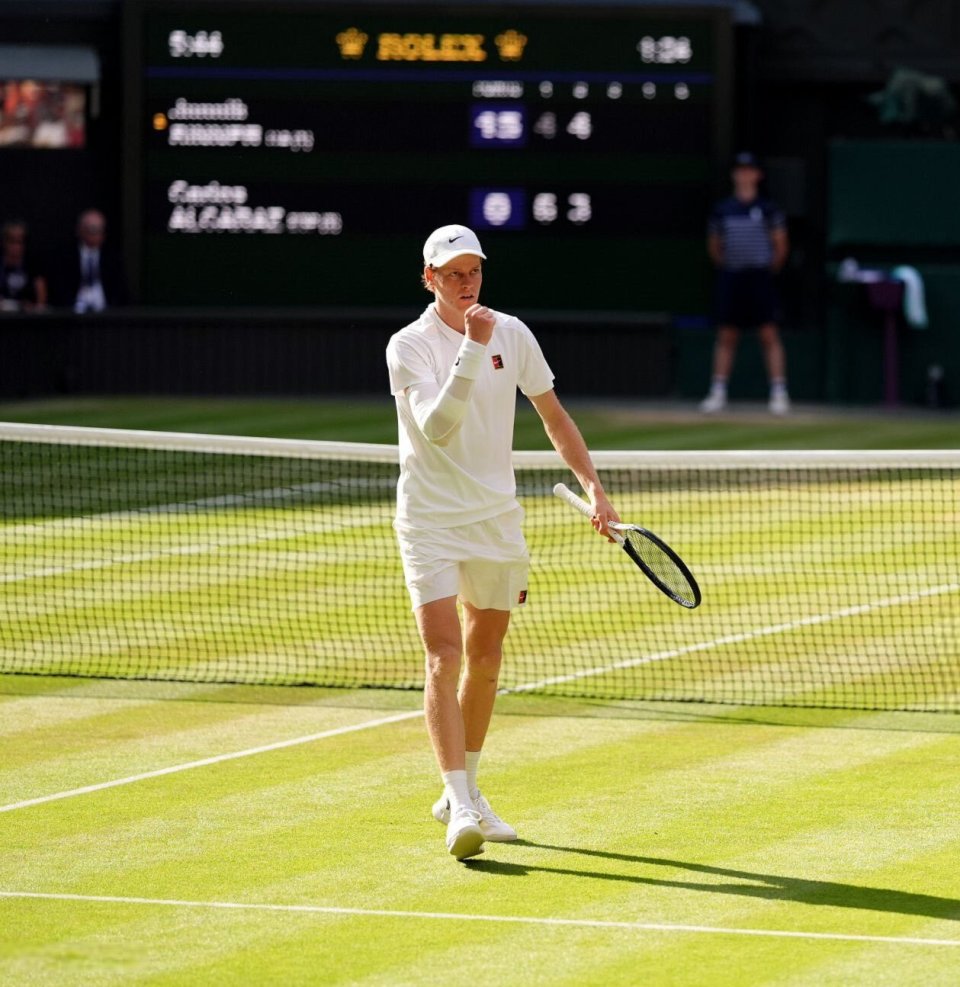 温网逆转法网，辛纳惊艳四座