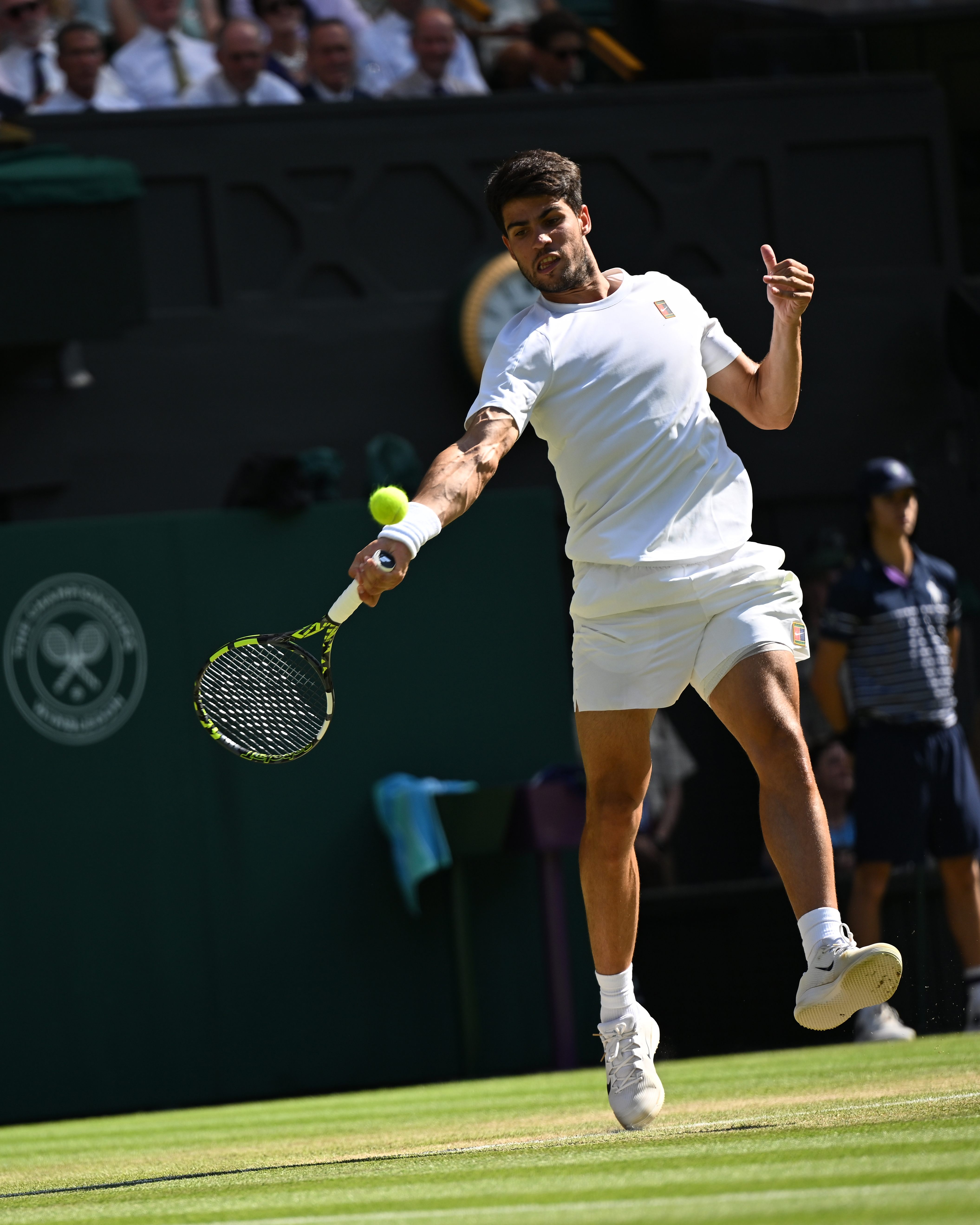 世界网球队鏖战澳大利亚网球队，阿尔卡拉斯制霸全场