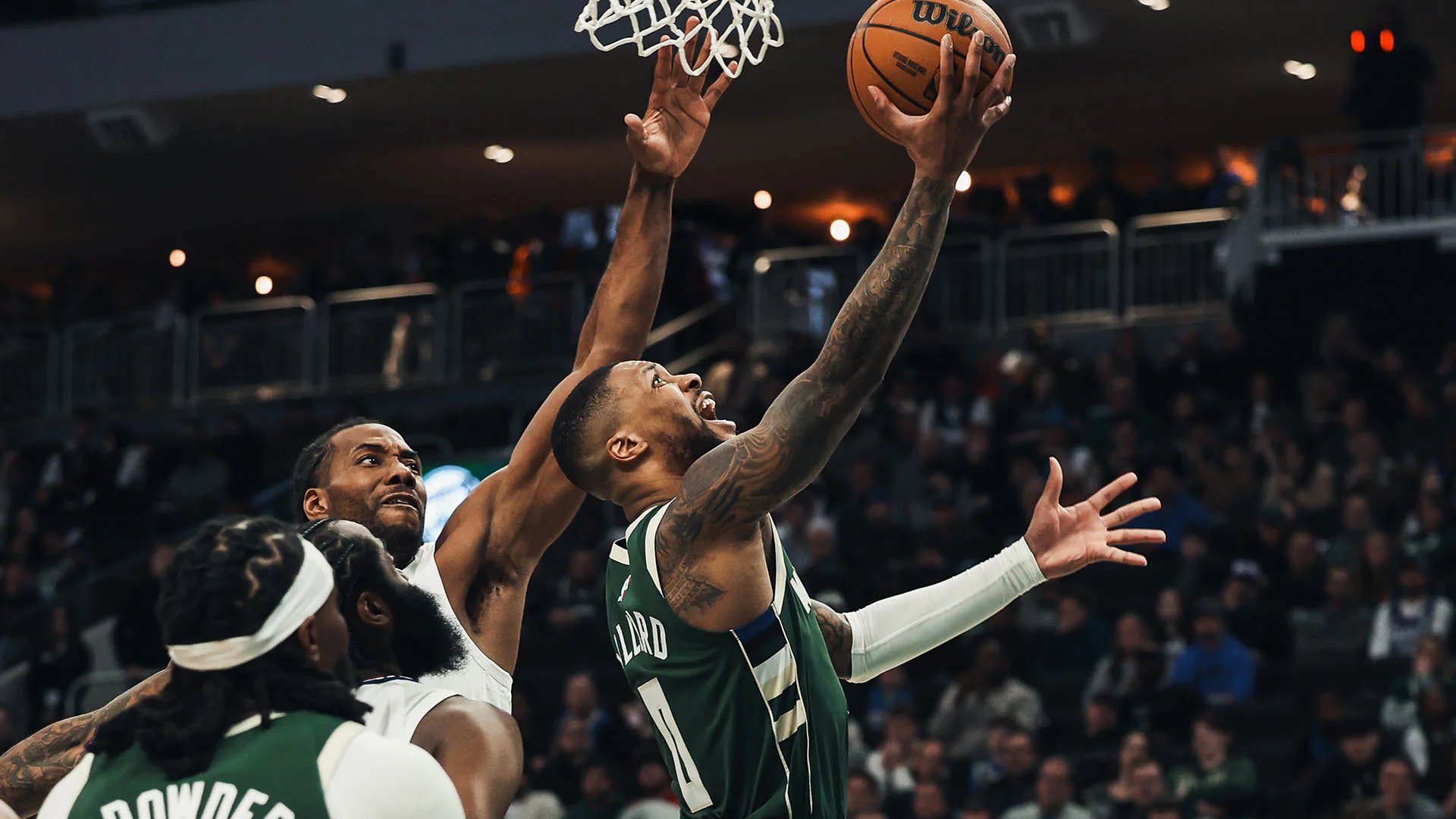 雄鹿队连续斩获胜利，信心倍增