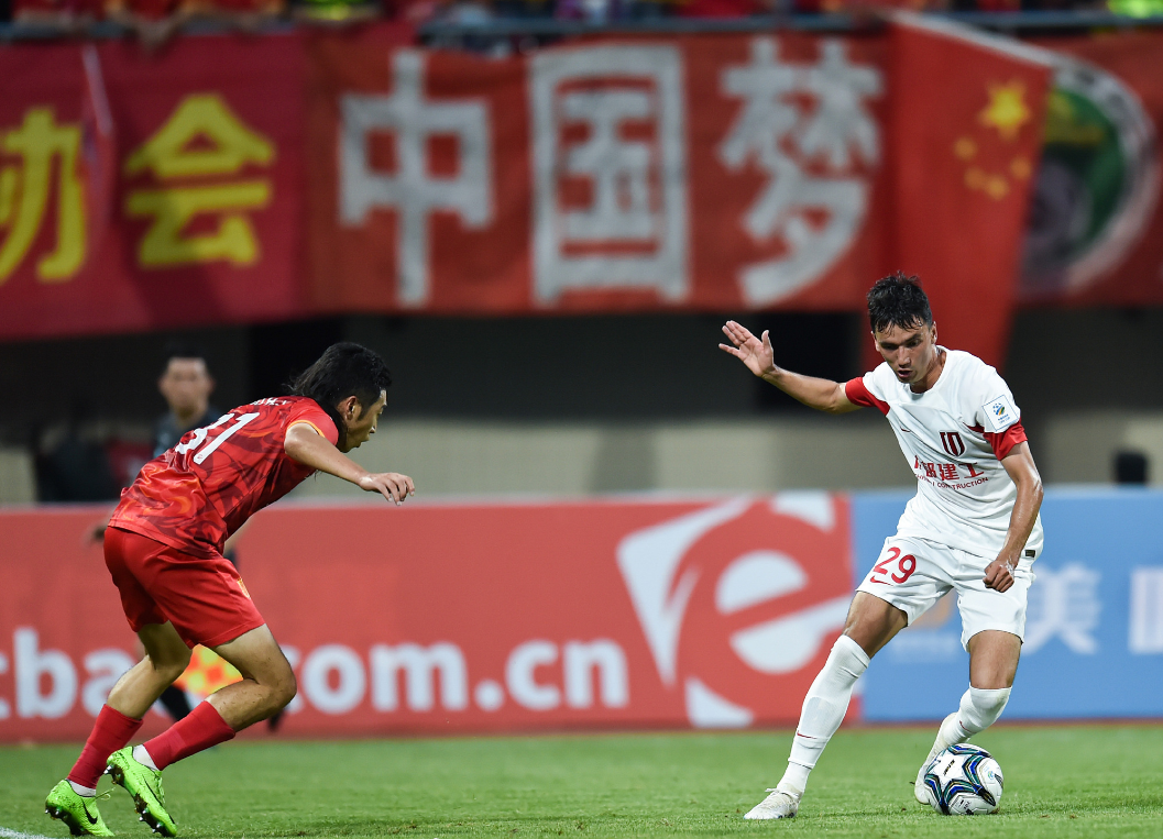 足坛焦点战,球队势不可挡冲入三强 足坛焦点战,球队势不可挡冲入三强