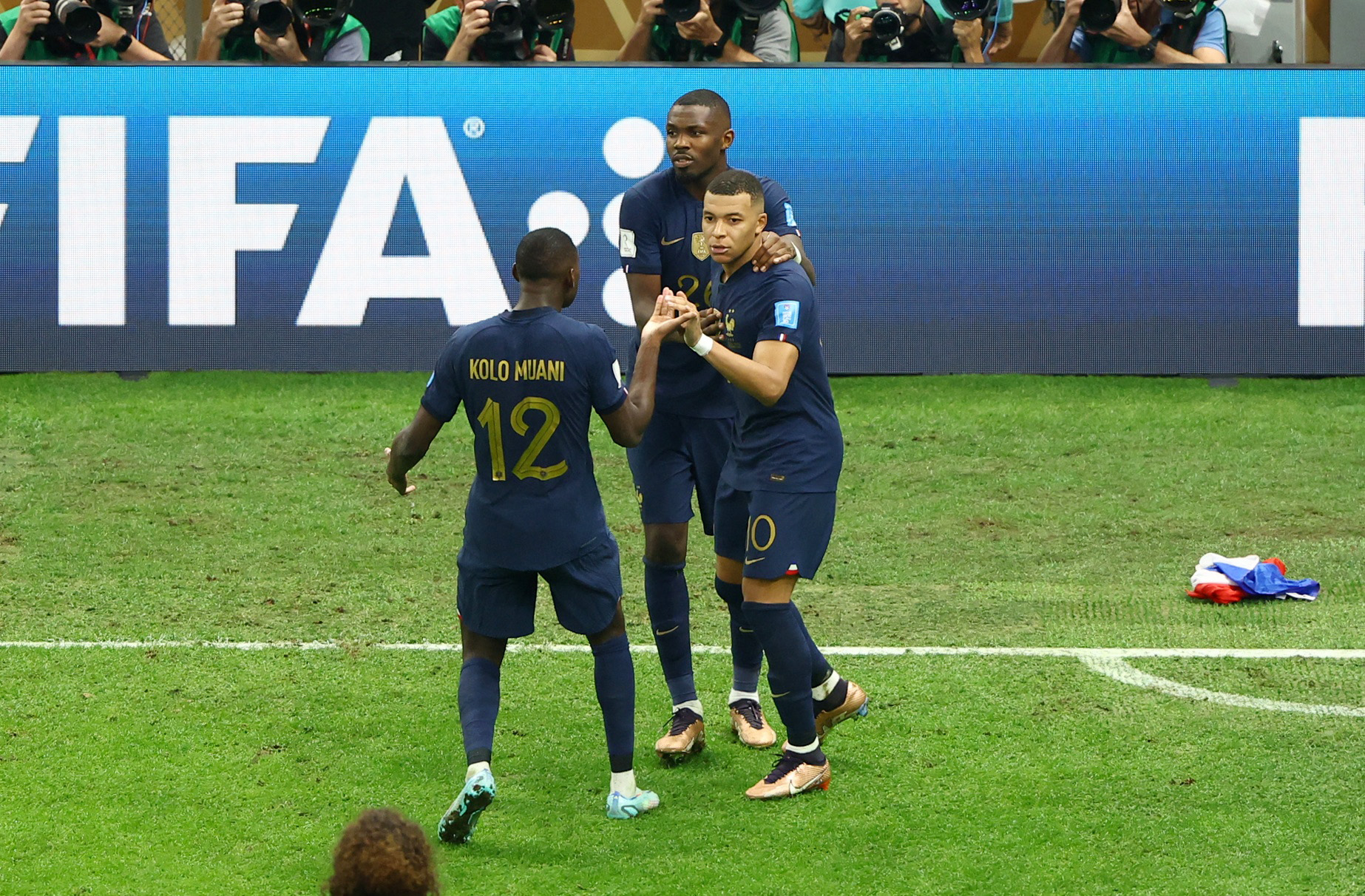 法国队翻盘英格兰队,张本智和统治全场 法国队翻盘英格兰队,张本智和统治全场