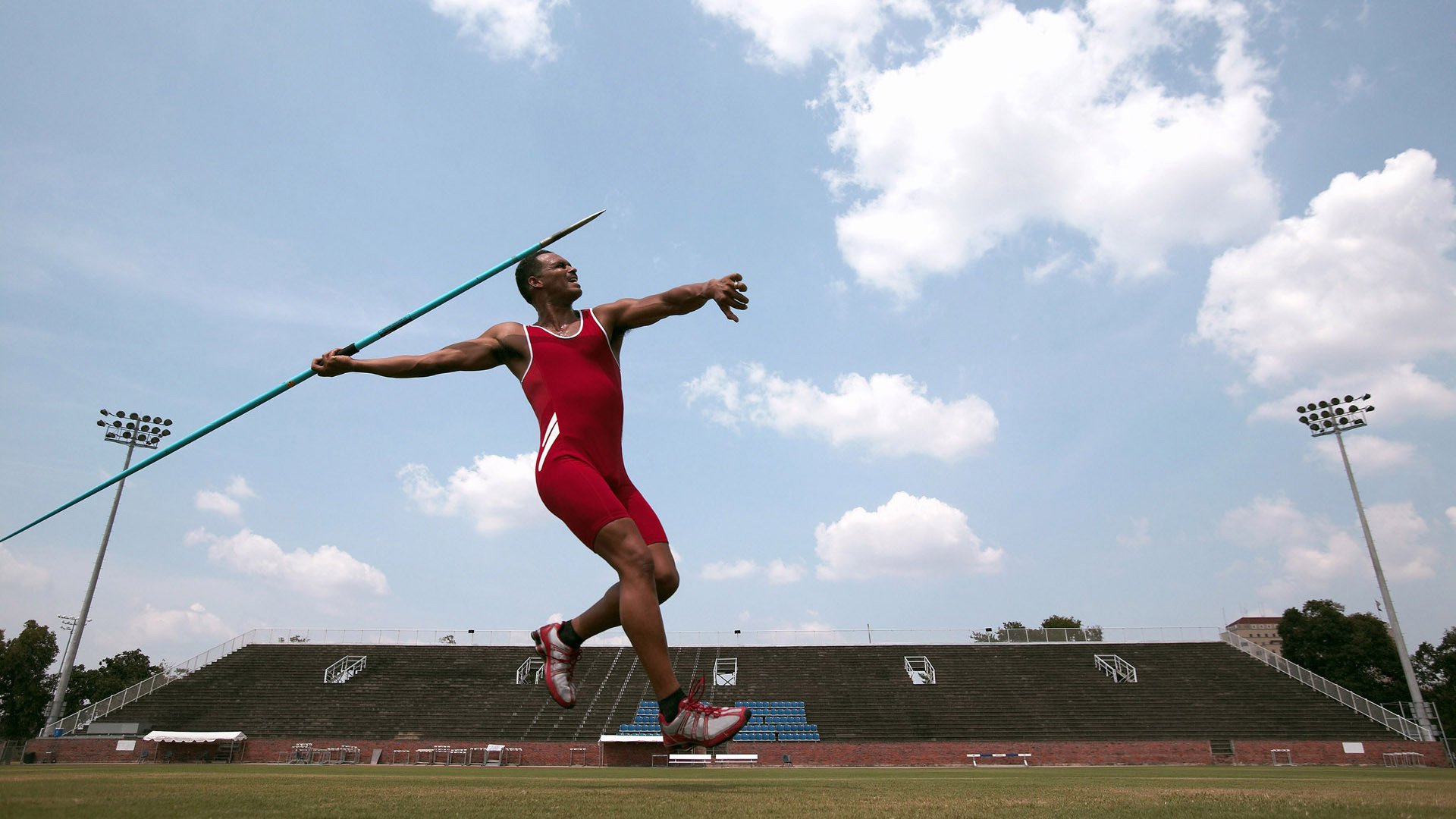 舞台定律，当巨人杀手布雷默遇上乌拉圭铁血—论巴萨如何被强行终结