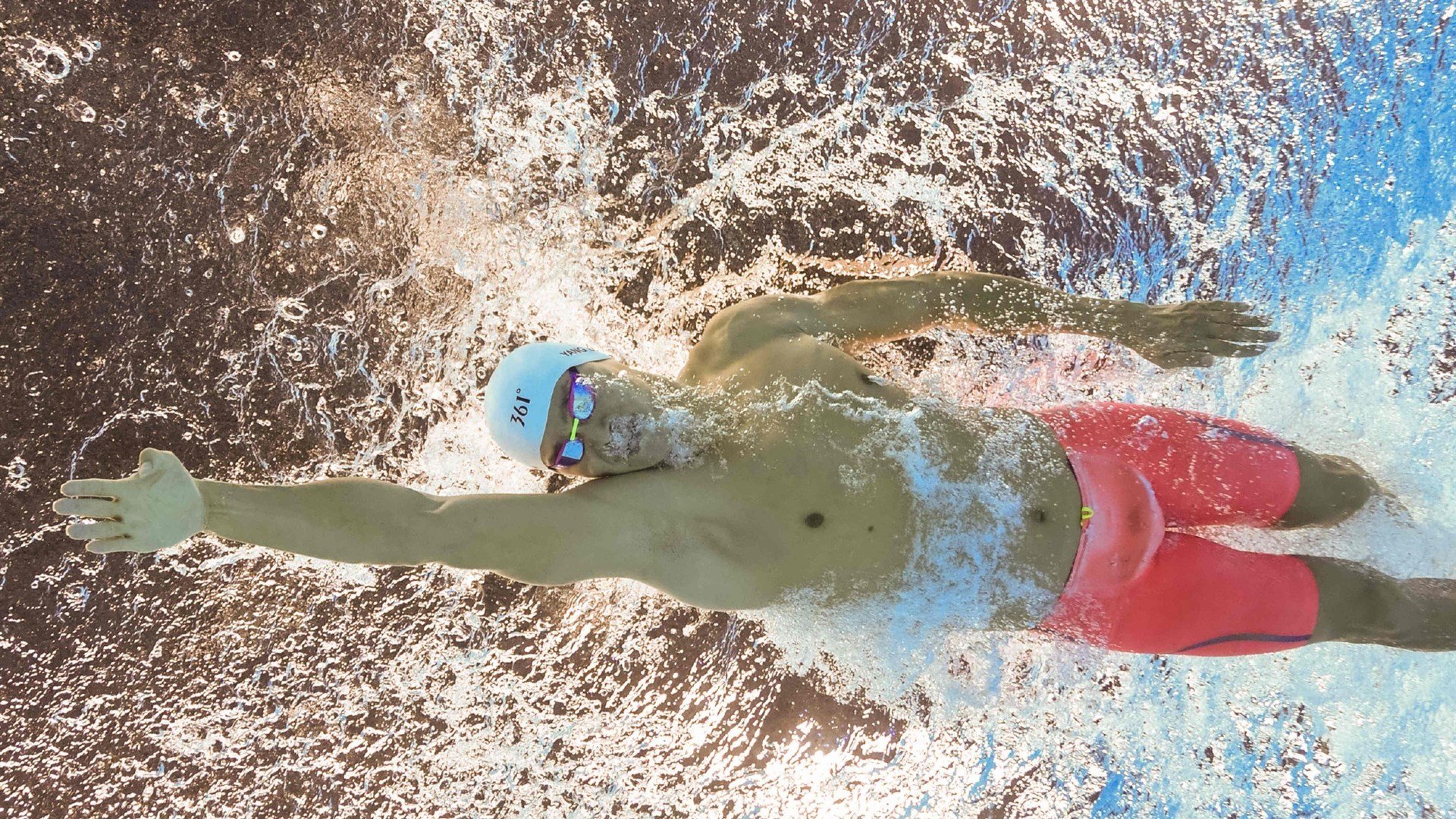 里昂鏖战葡萄牙,格纳布里一肩扛起全队的日耳曼战魂